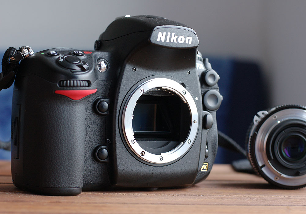 Nikon D700 Bajonett und Spiegel