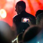 Film it, share it, like it – Konzert mit dem Smartphone fotografiert