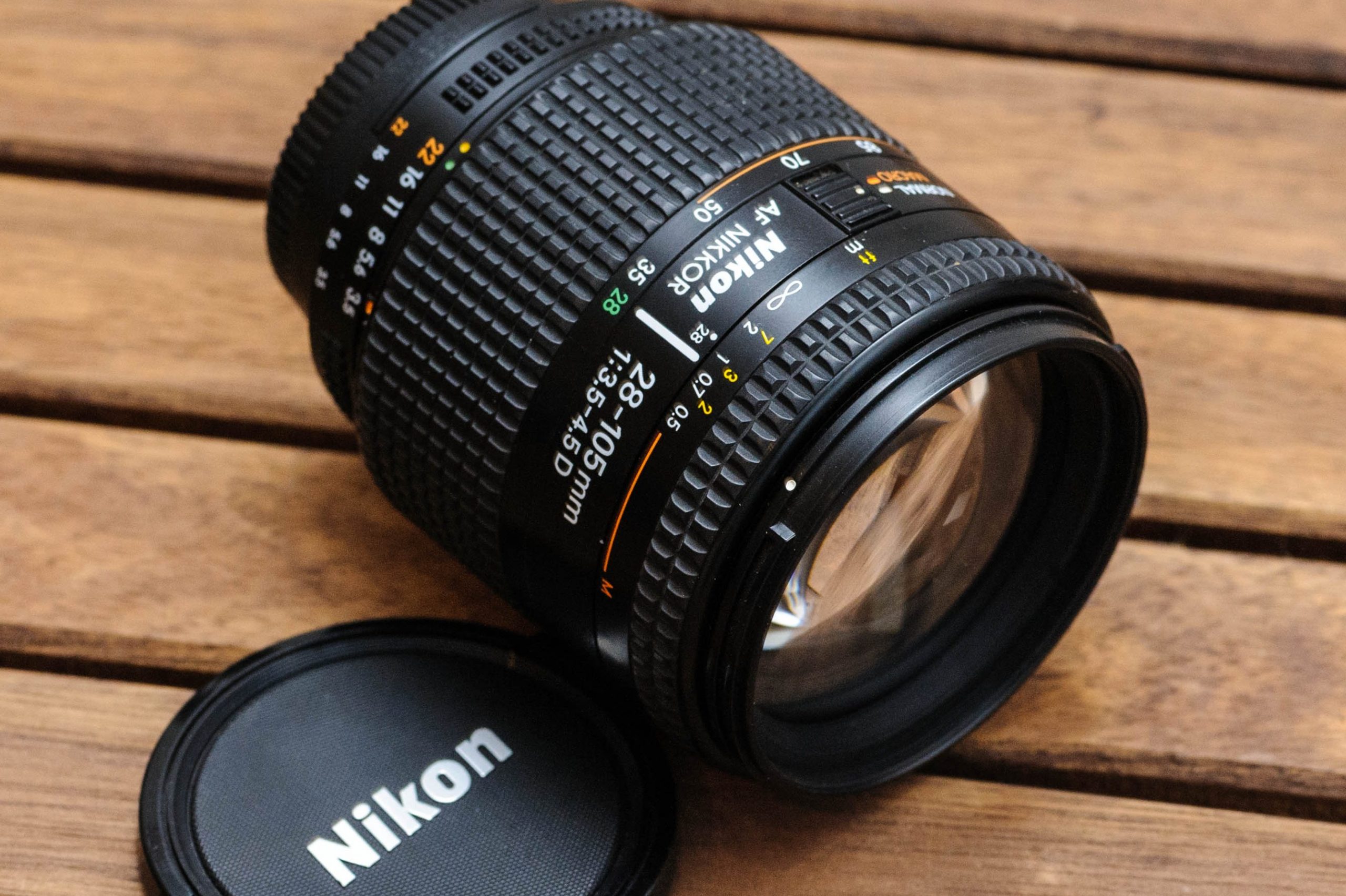 Nikon AF Nikkor 28-105mm f/3.5-4.5 D
