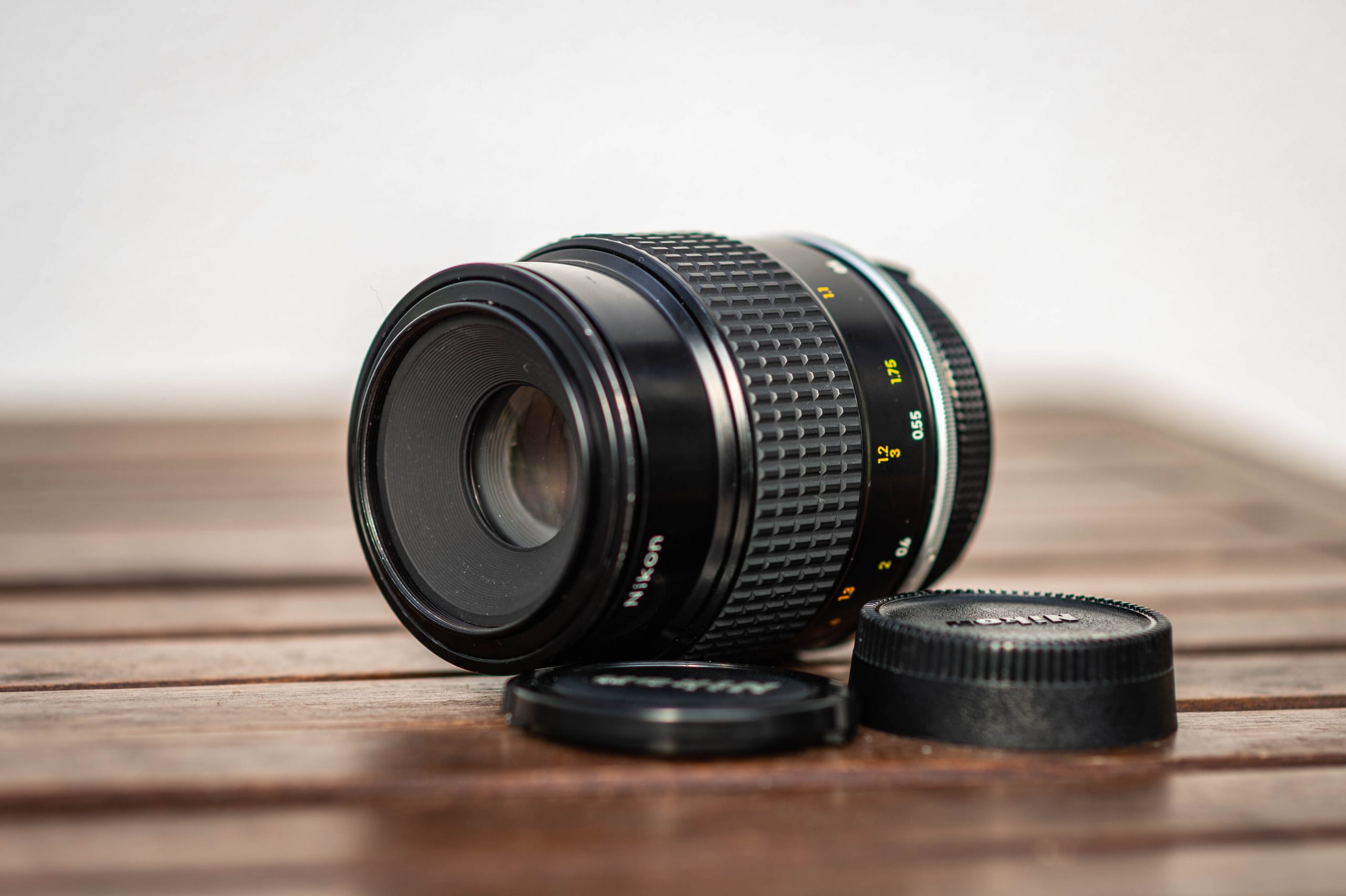 Nikon AI Micro-Nikkor 105mm f/4